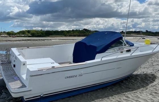 Beneteau ombrine 700