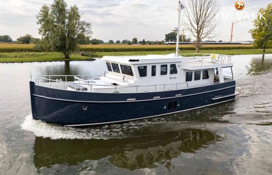 Steeler Yachts Explorer 50 Pilothouse