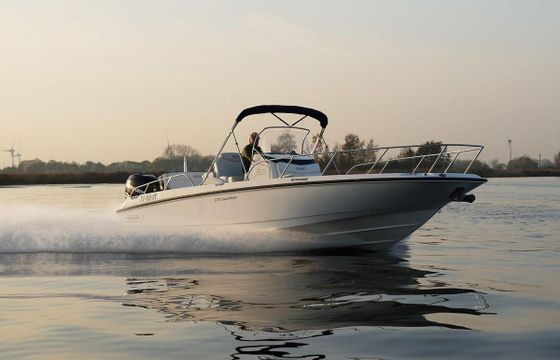 Boston Whaler 270 Dauntless