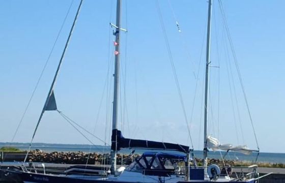 Amphora 38