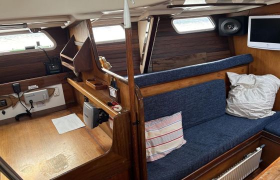 Amphora 38