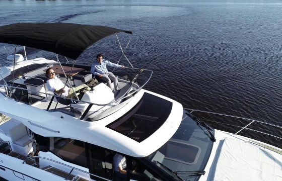 Parker 110 Monaco Flybridge