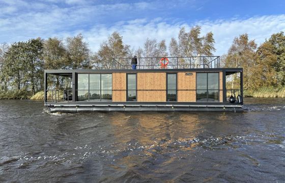 La Mare Modern 15 Houseboat