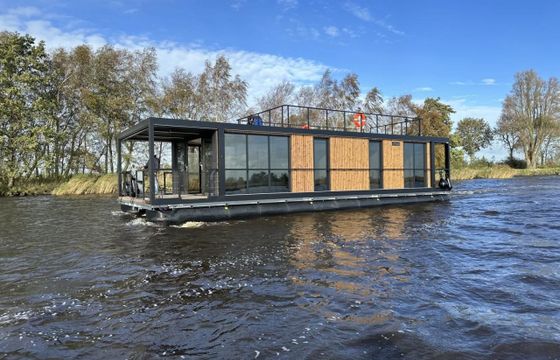 La Mare Modern 15 Houseboat