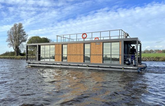 La Mare Modern 15 Houseboat