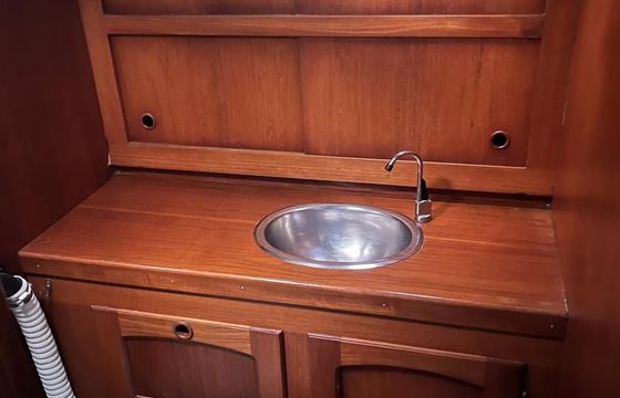Helmsman Barracuda 35