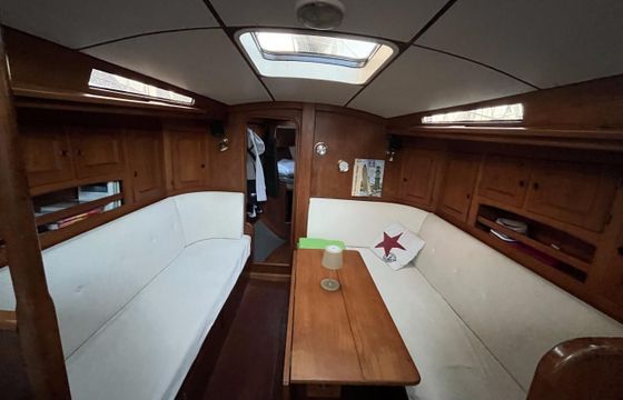 Helmsman Barracuda 35
