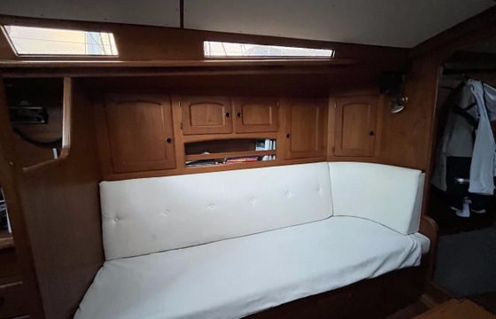 Helmsman Barracuda 35