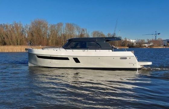 Maxima 37