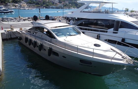 Pershing 58