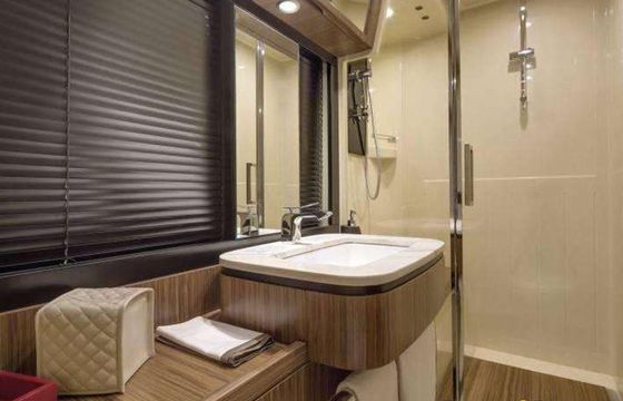 Astondoa Magellano 53