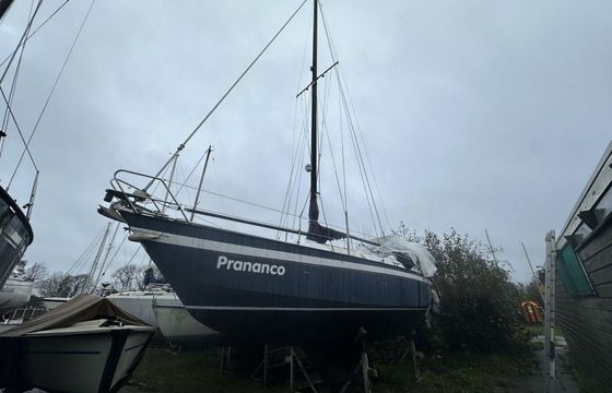 945
