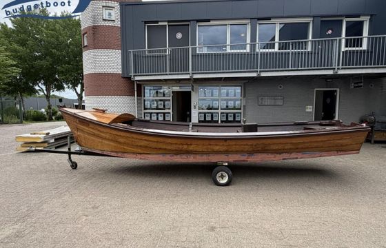 Houten sloep 680 uit Texel