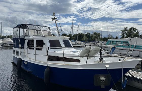 Motoryacht Hausboot Refit Liegeplatz