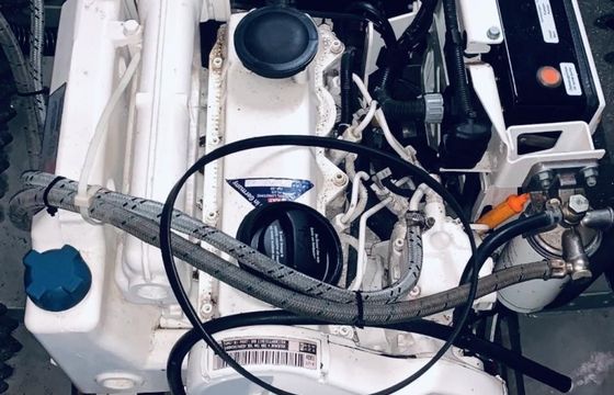 Motoryacht Hausboot Refit Liegeplatz