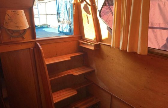 Motoryacht Hausboot Refit Liegeplatz