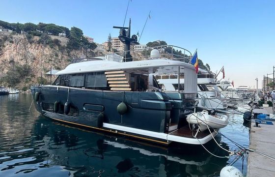 Azimut Magellano 66