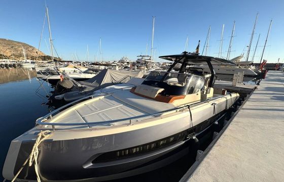 Invictus 320 GT
