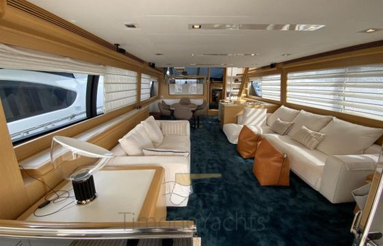 Ferretti 800