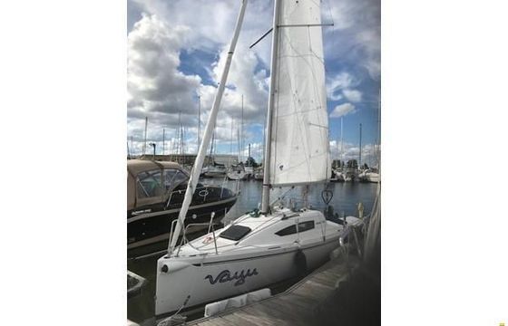 Elan 210