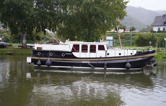 Linssen STURDY 400 AC