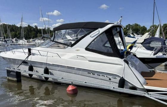 Regal 3260 Commodore