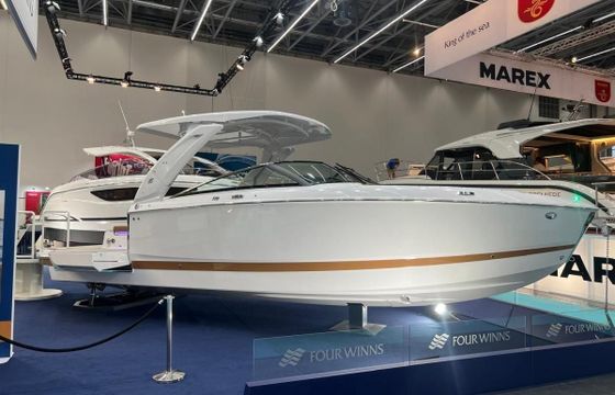 Four Winns H9 Bowrider