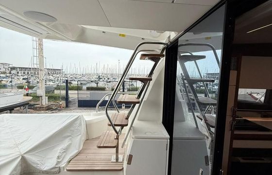 Jeanneau PRESTIGE 520 FLY (HARDTOP) 2025