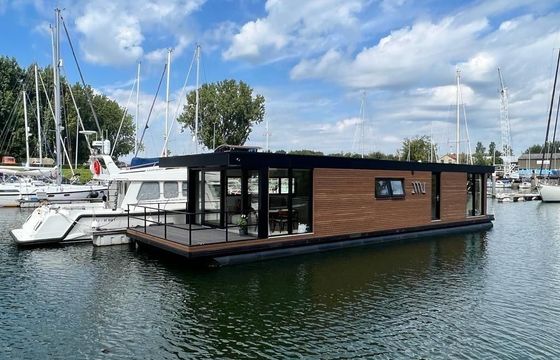 TMB60eco Bij Rotterdam Ligplaats Housebo