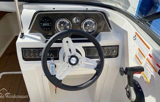 Bayliner DX2050