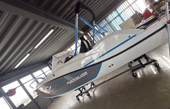 Quicksilver 675 Sundeck / 200cv