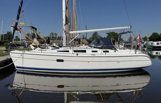 Hunter Marine 356