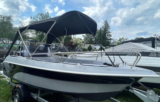 TEAM BOAT 520