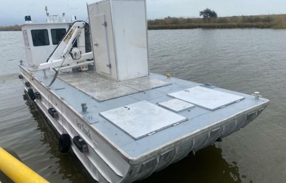 40 Aluminum Barge