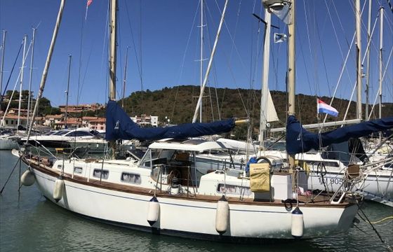 Camper & Nicholsons 38