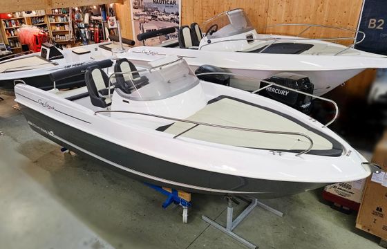 B2 Marine Cap Ferret 552 Sun Deck + Mercury 60 EFI