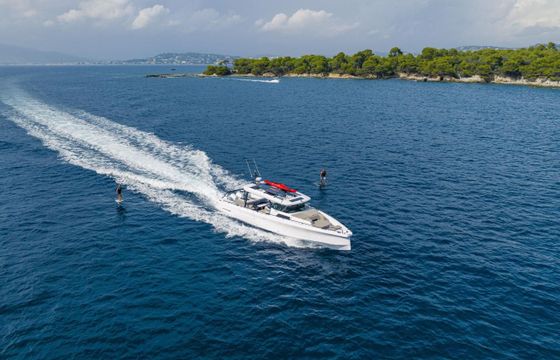 Axopar Yachts Axopar 45 Cross Top