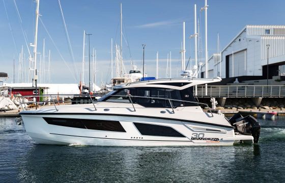 Grandezza 30 Outboard