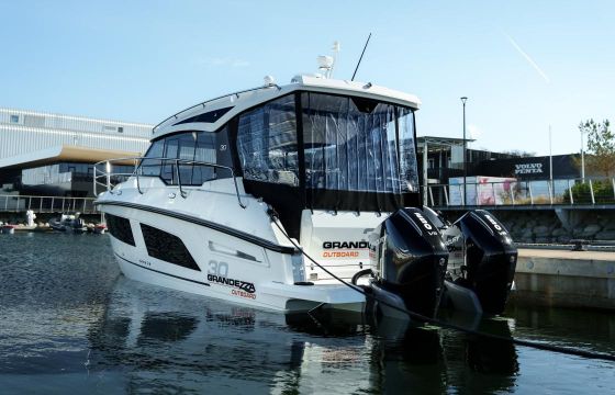 Grandezza 30 Outboard