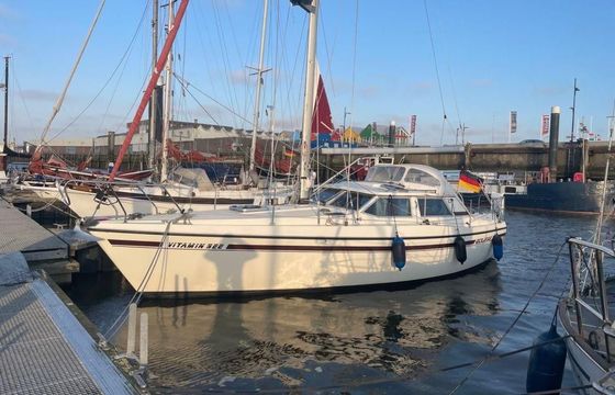 Moody Eclipse 33