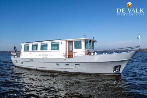 Luxe motor 22 m
