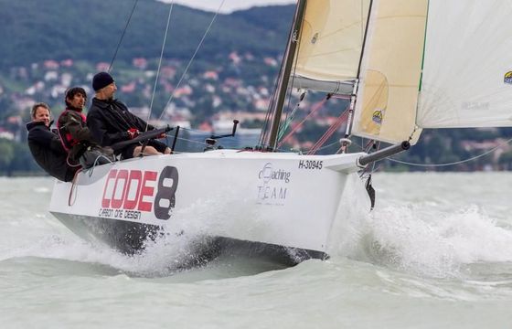 Code 8 canting keel