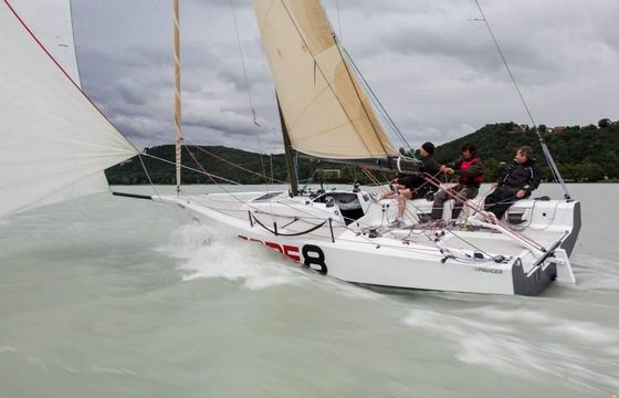 Code 8 canting keel