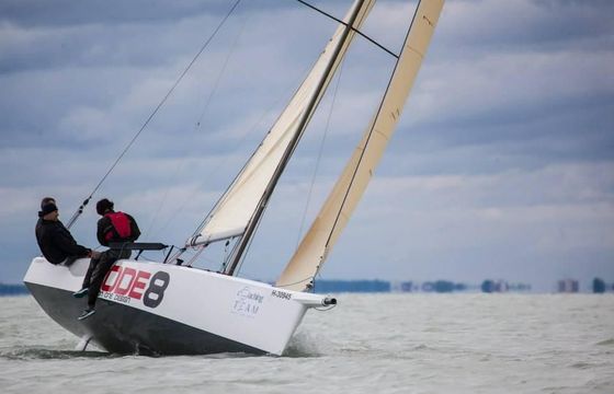 Code 8 canting keel