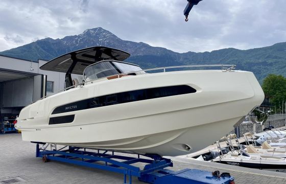 Invictus GT 320