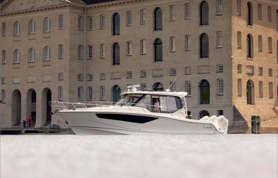 Boston Whaler 405 Conquest