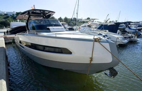 Invictus 320 GT