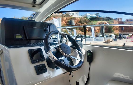 Sealine S 335