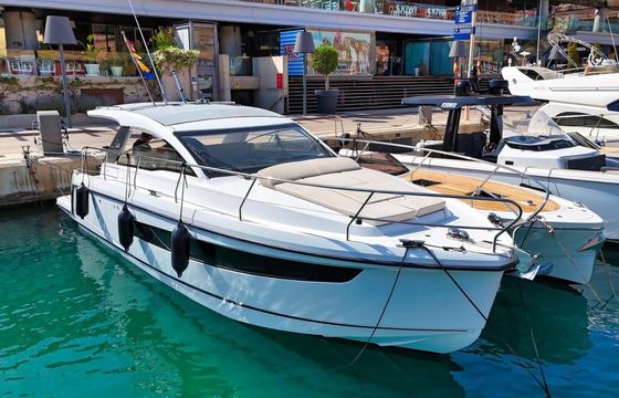 Sealine S 335