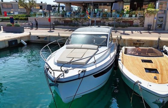 Sealine S 335